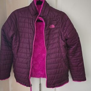 Girls LG 14/16 North Face Reversible coat. Matching mittens.